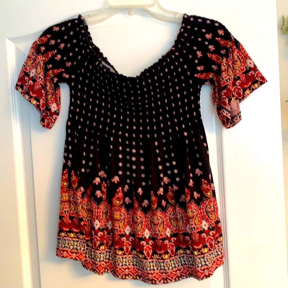 Xhilaration junior flower & paisley top